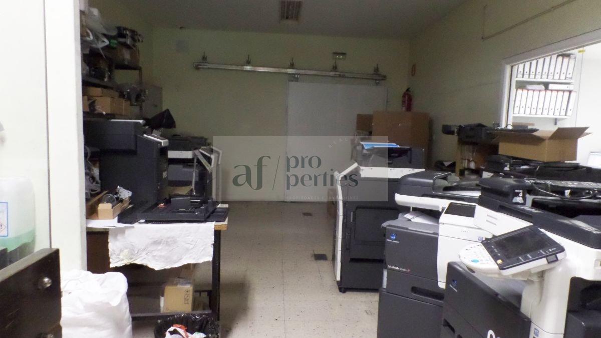 For sale of commercial in Vigo