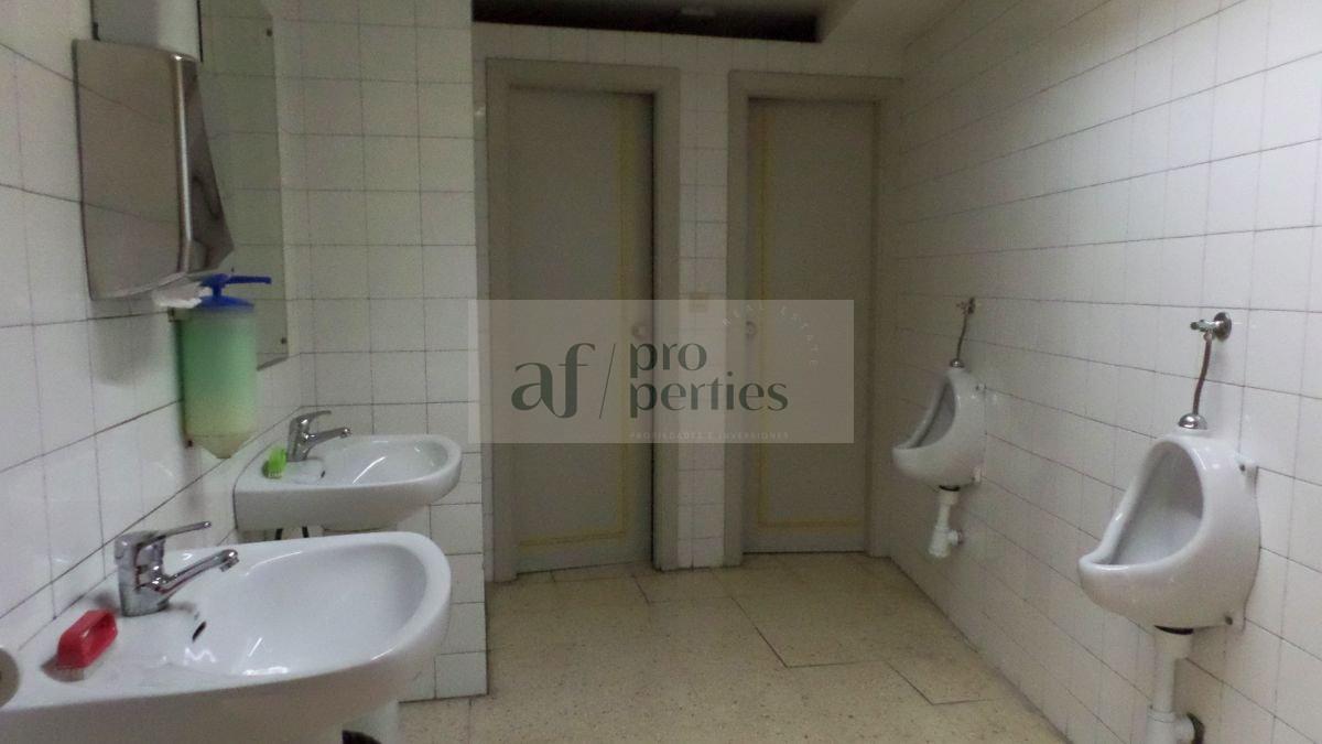 For sale of commercial in Vigo