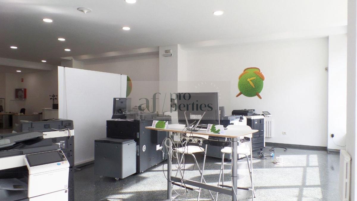 For sale of commercial in Vigo