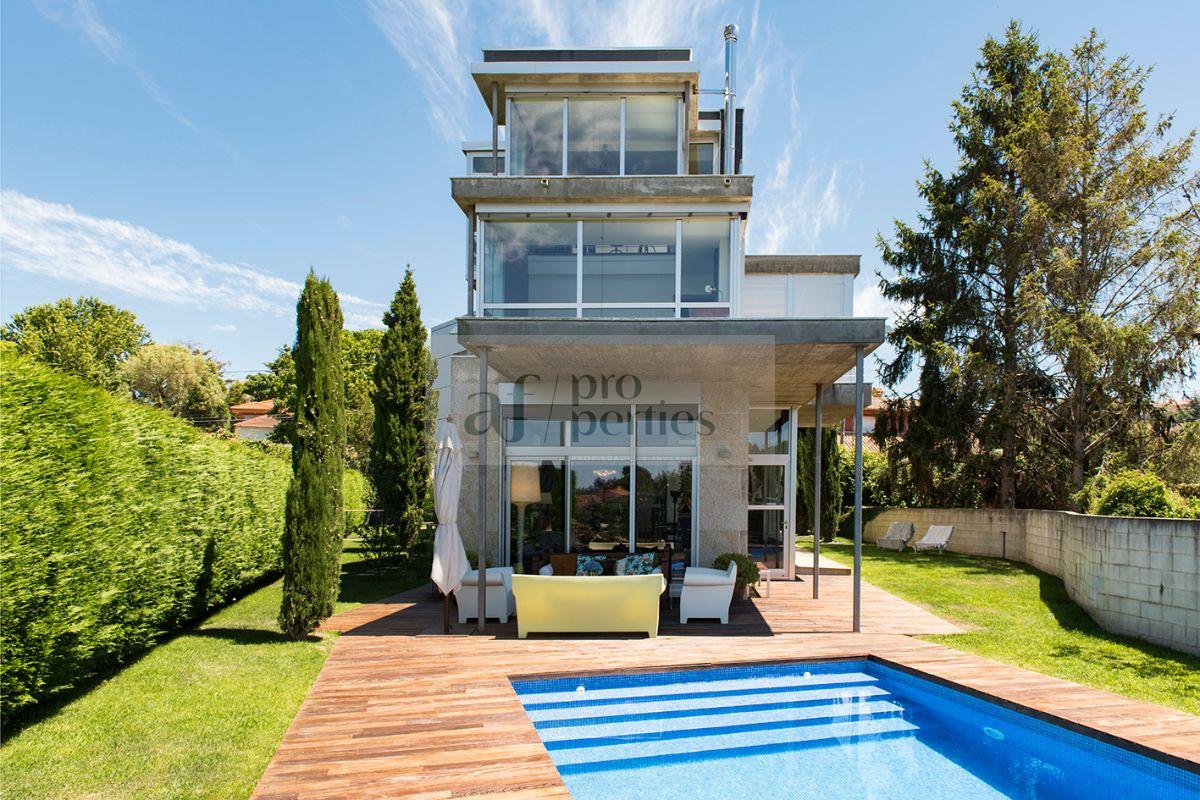 For sale of chalet in Vigo