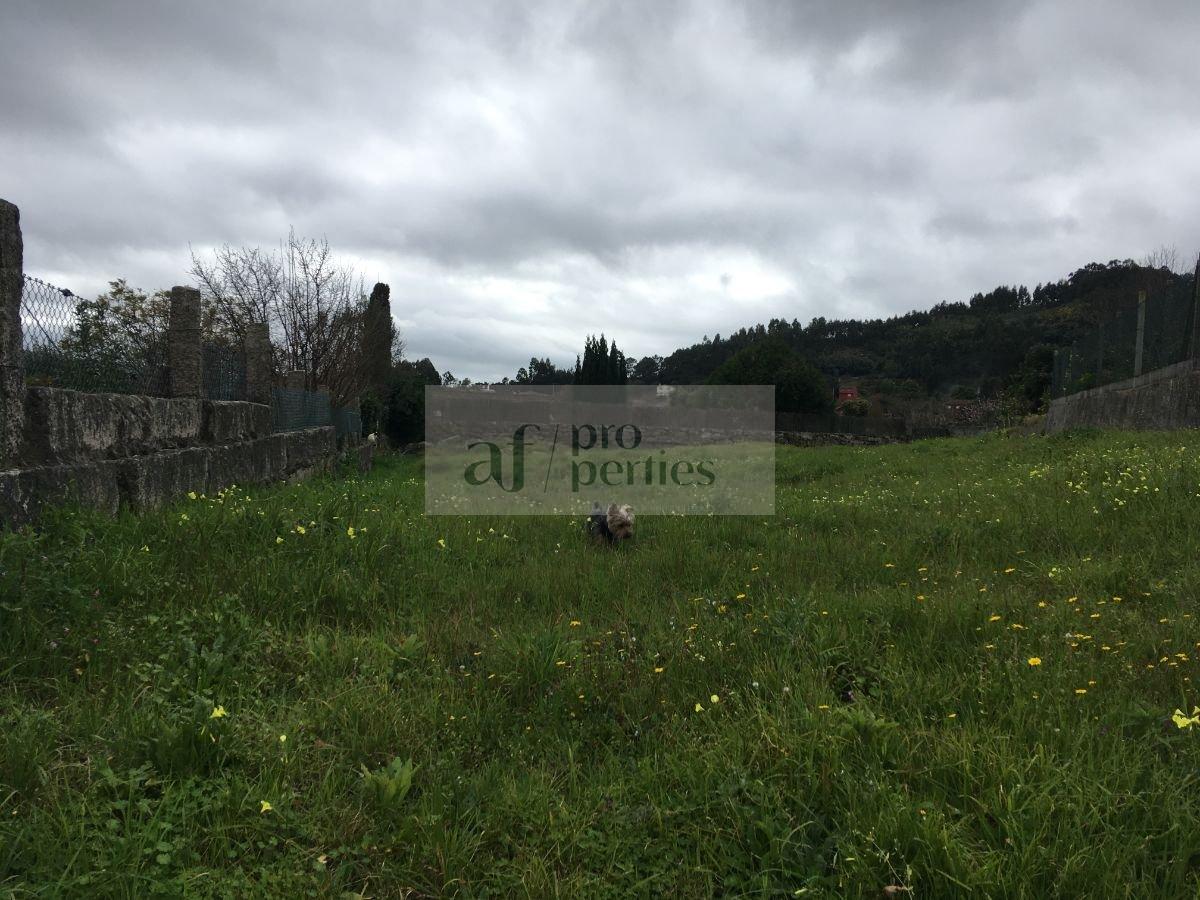 For sale of land in Nigrán