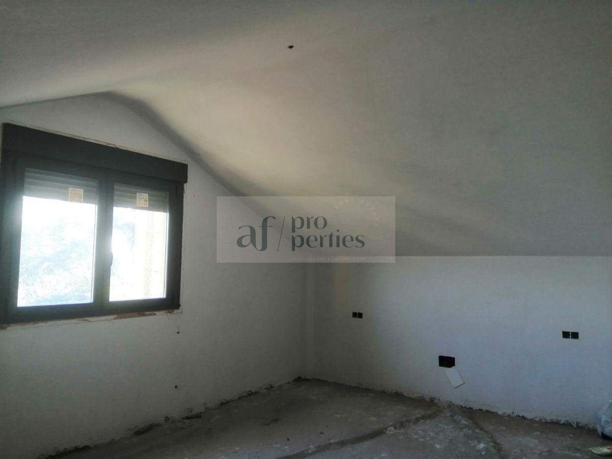 For sale of chalet in Tomiño