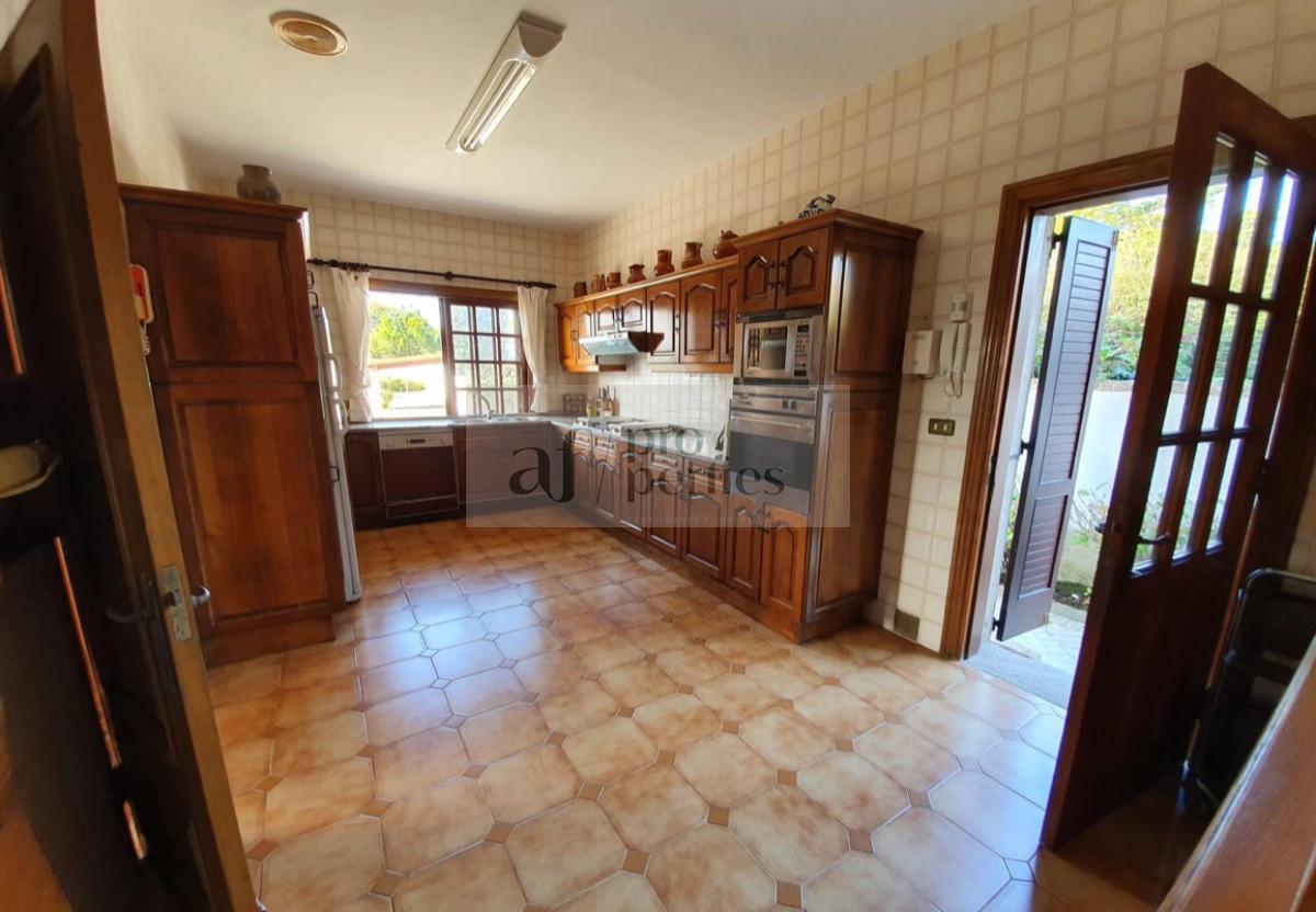 For sale of chalet in Nigrán