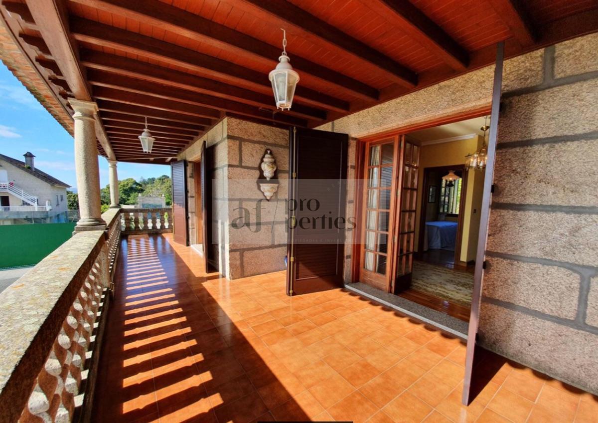 For sale of chalet in Nigrán