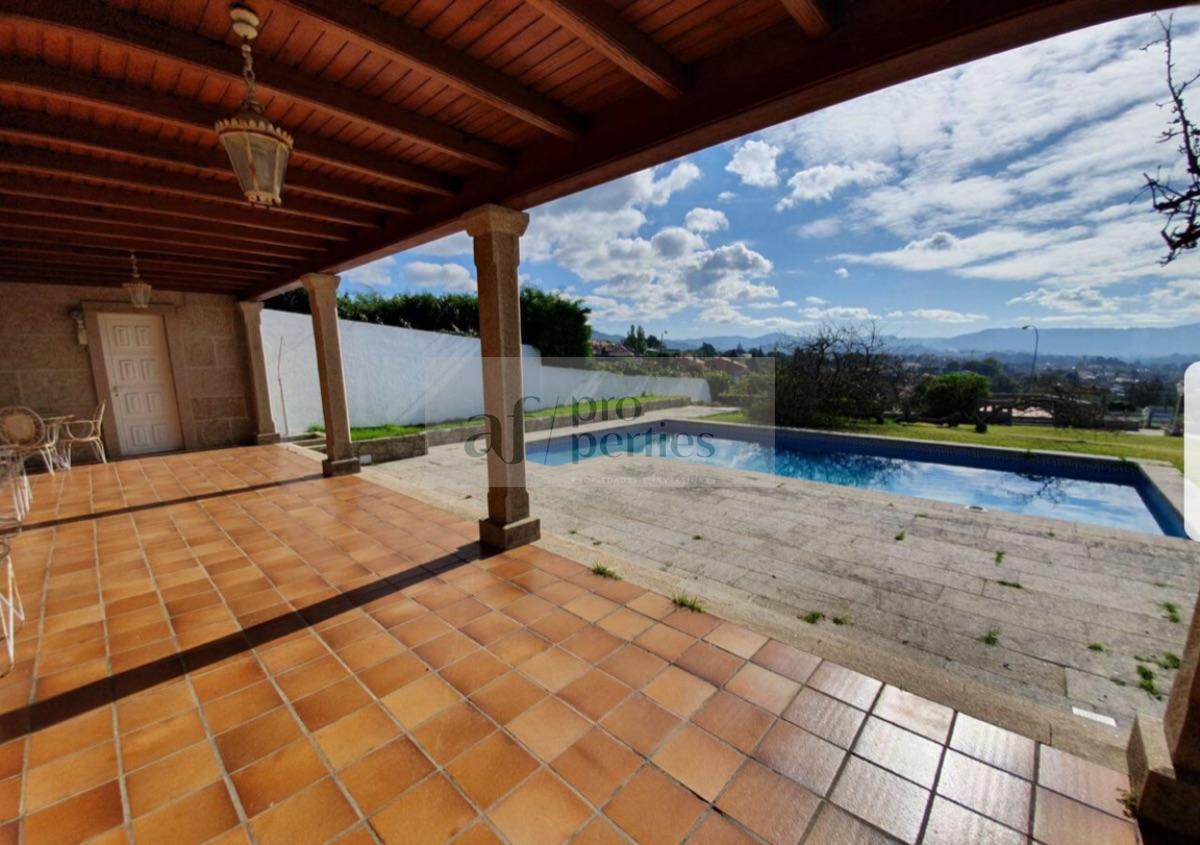 For sale of chalet in Nigrán