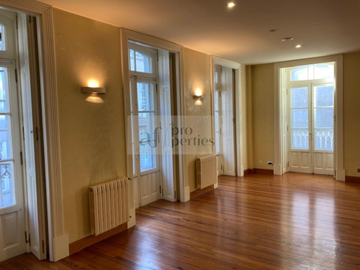 For sale of duplex in Vigo