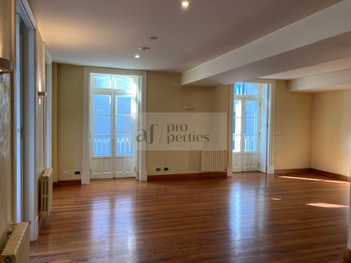 For sale of duplex in Vigo