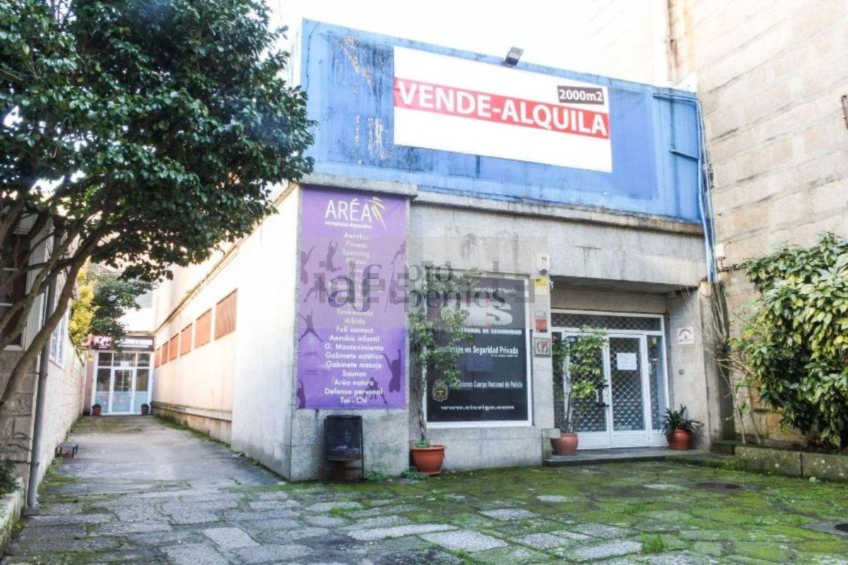 Zu verkaufen von gewerbehalle in
 Vigo