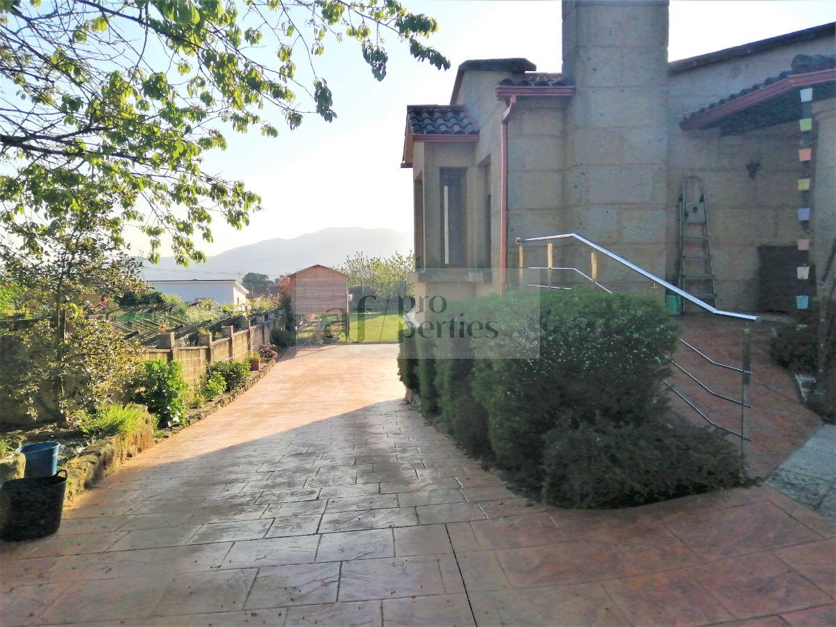 For sale of chalet in Porriño O