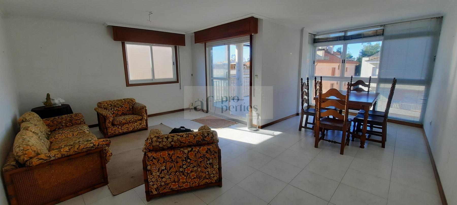 For sale of flat in Sanxenxo
