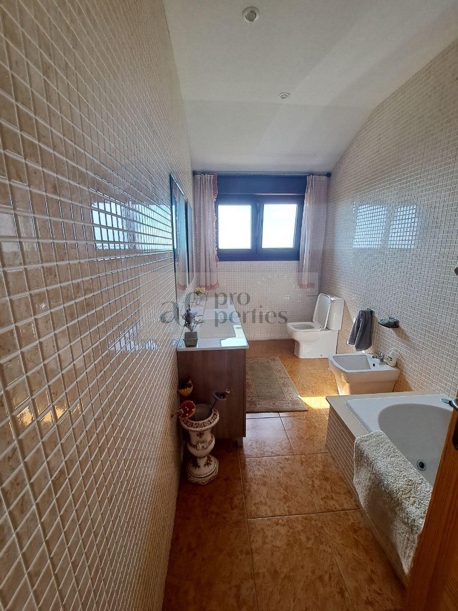 For sale of house in Oia