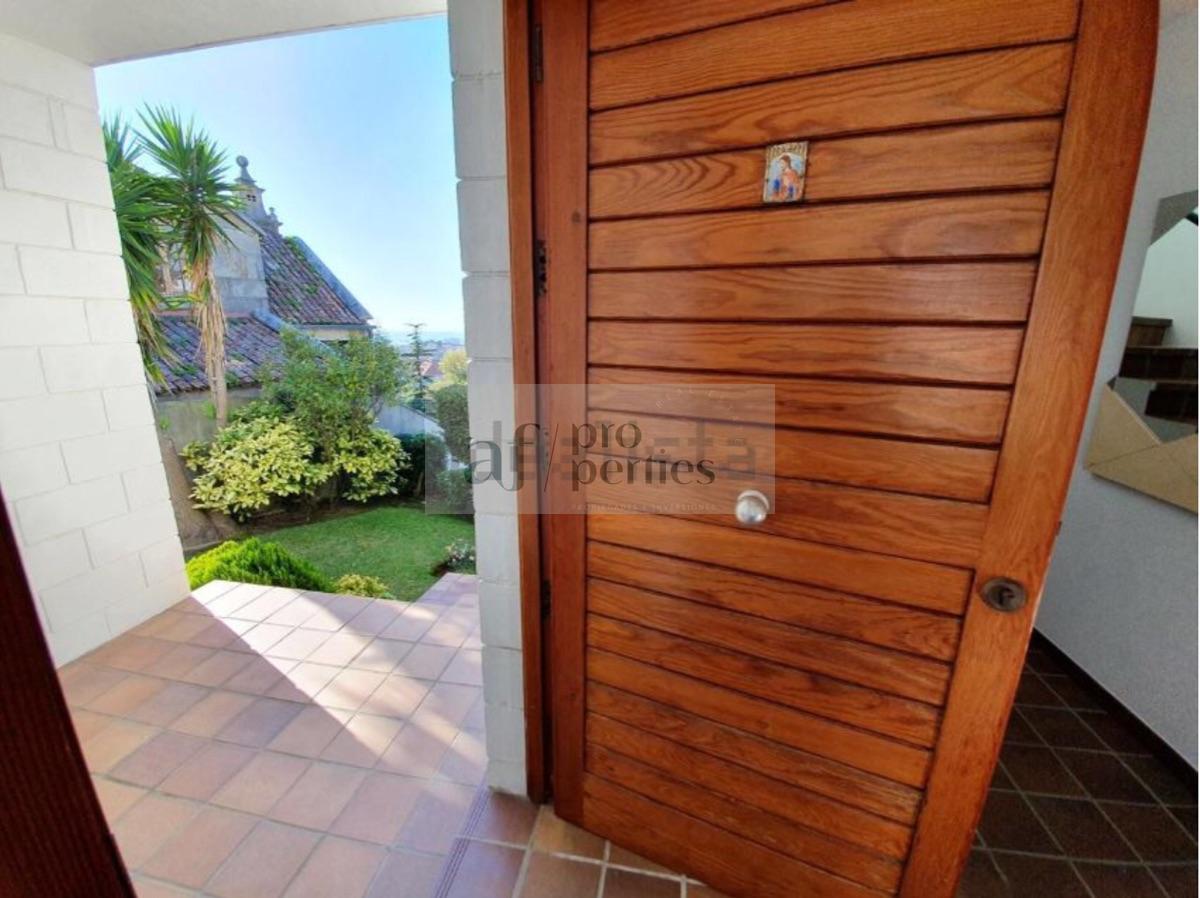 For sale of chalet in Nigrán