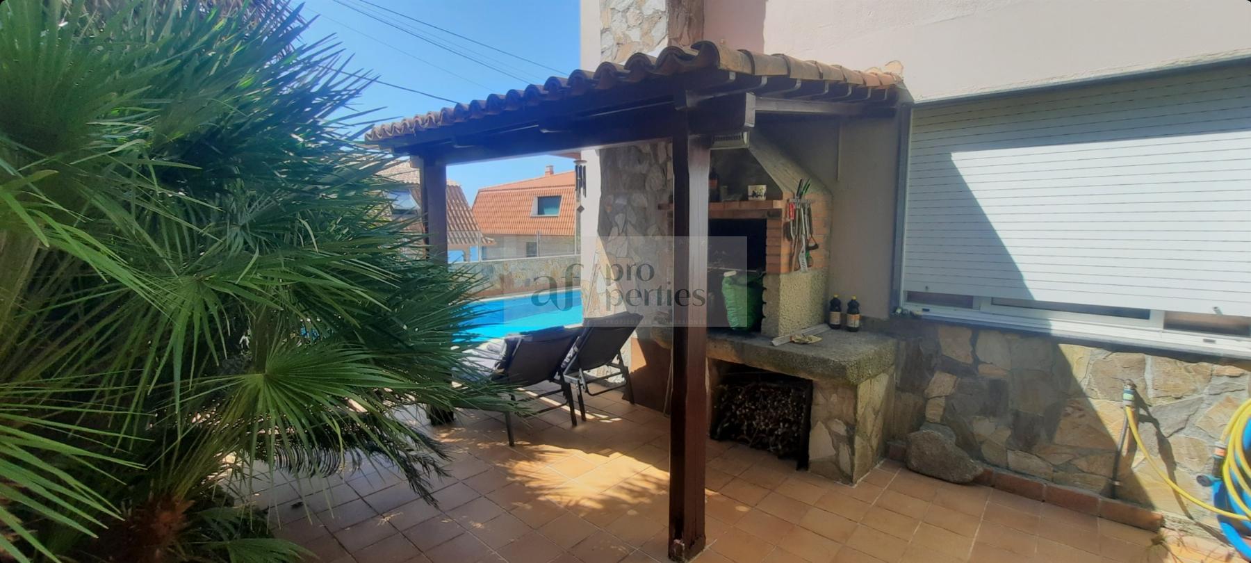 For sale of house in Chapela