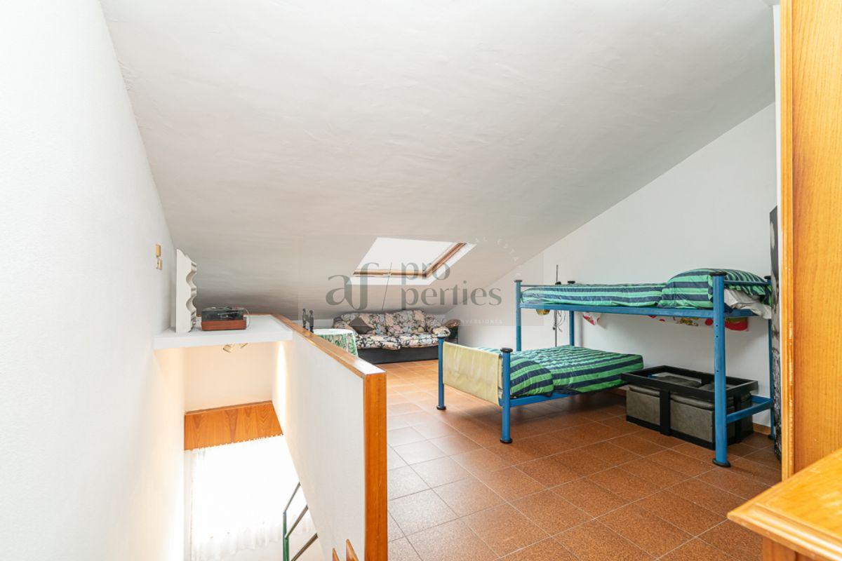 For sale of chalet in Nigrán