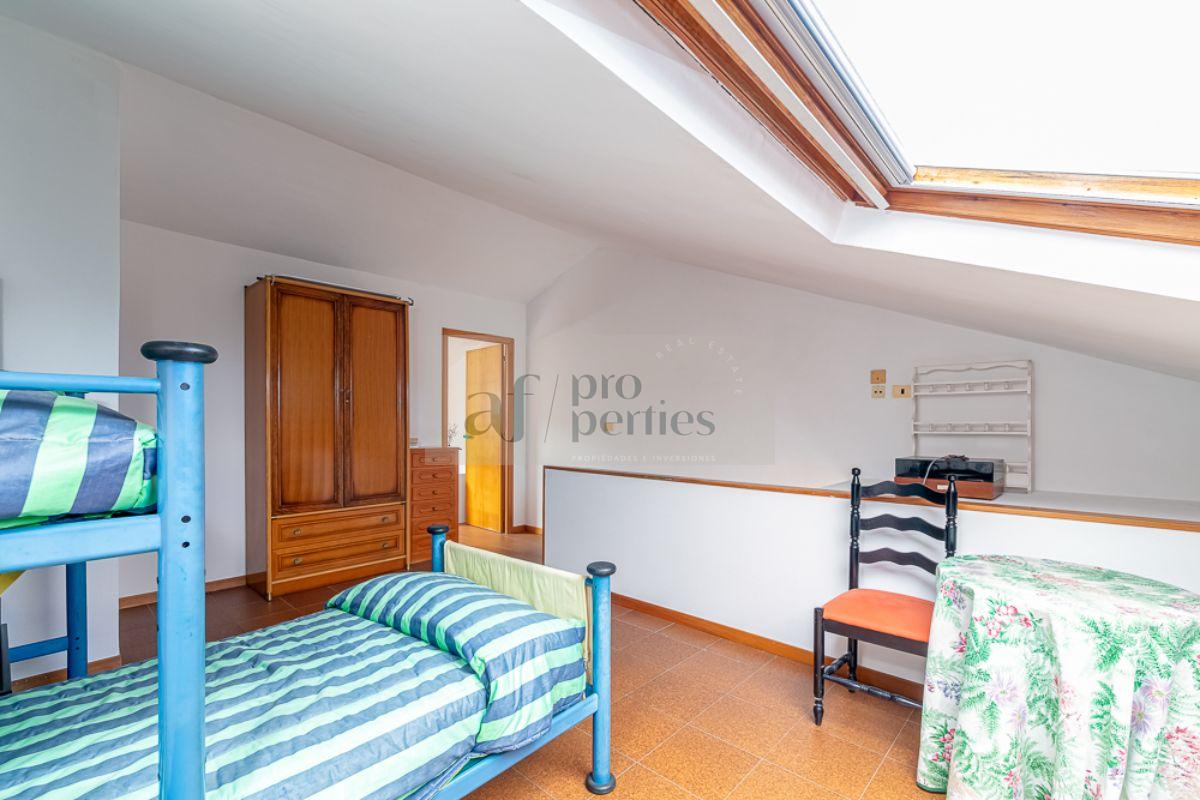 For sale of chalet in Nigrán