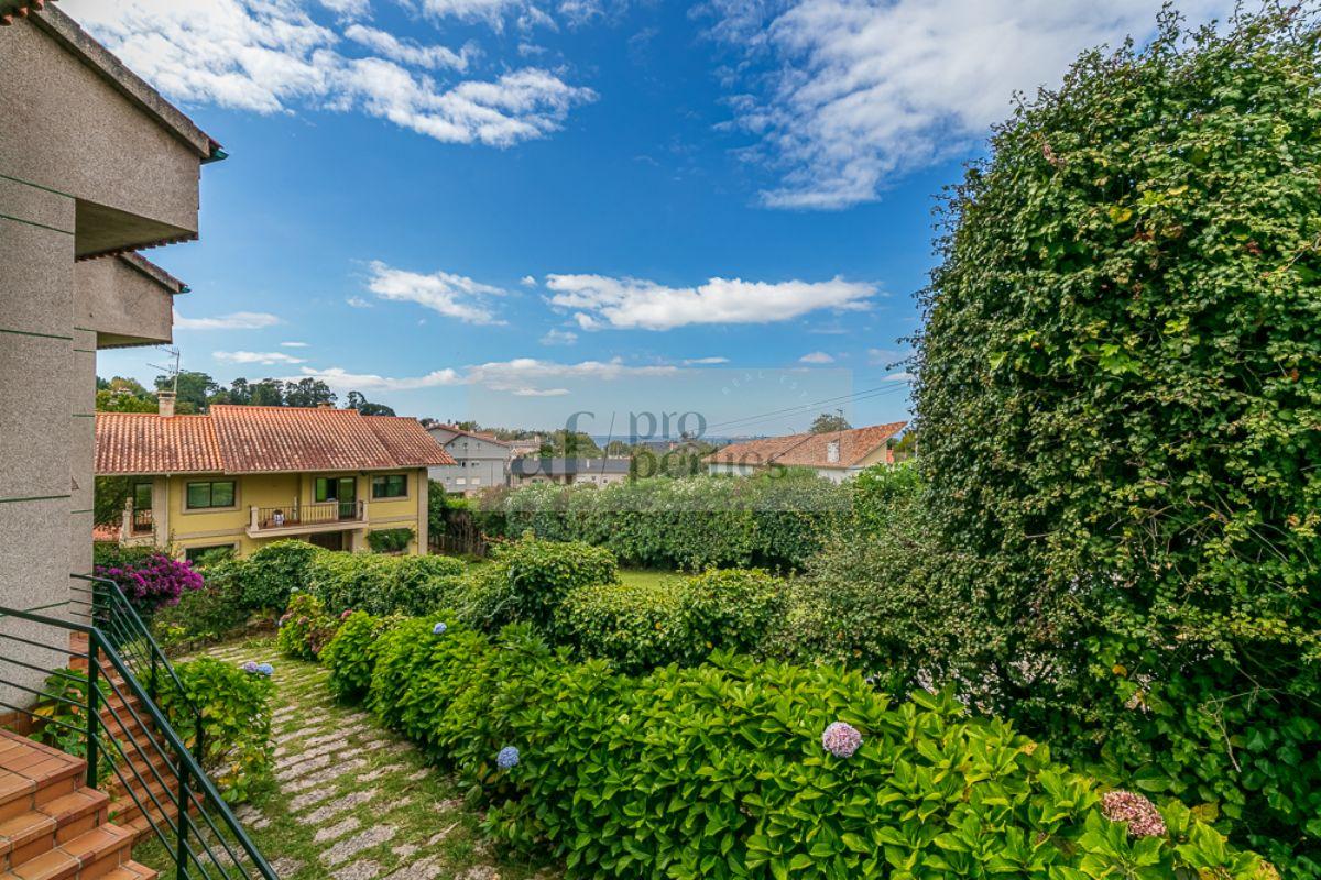 For sale of chalet in Nigrán