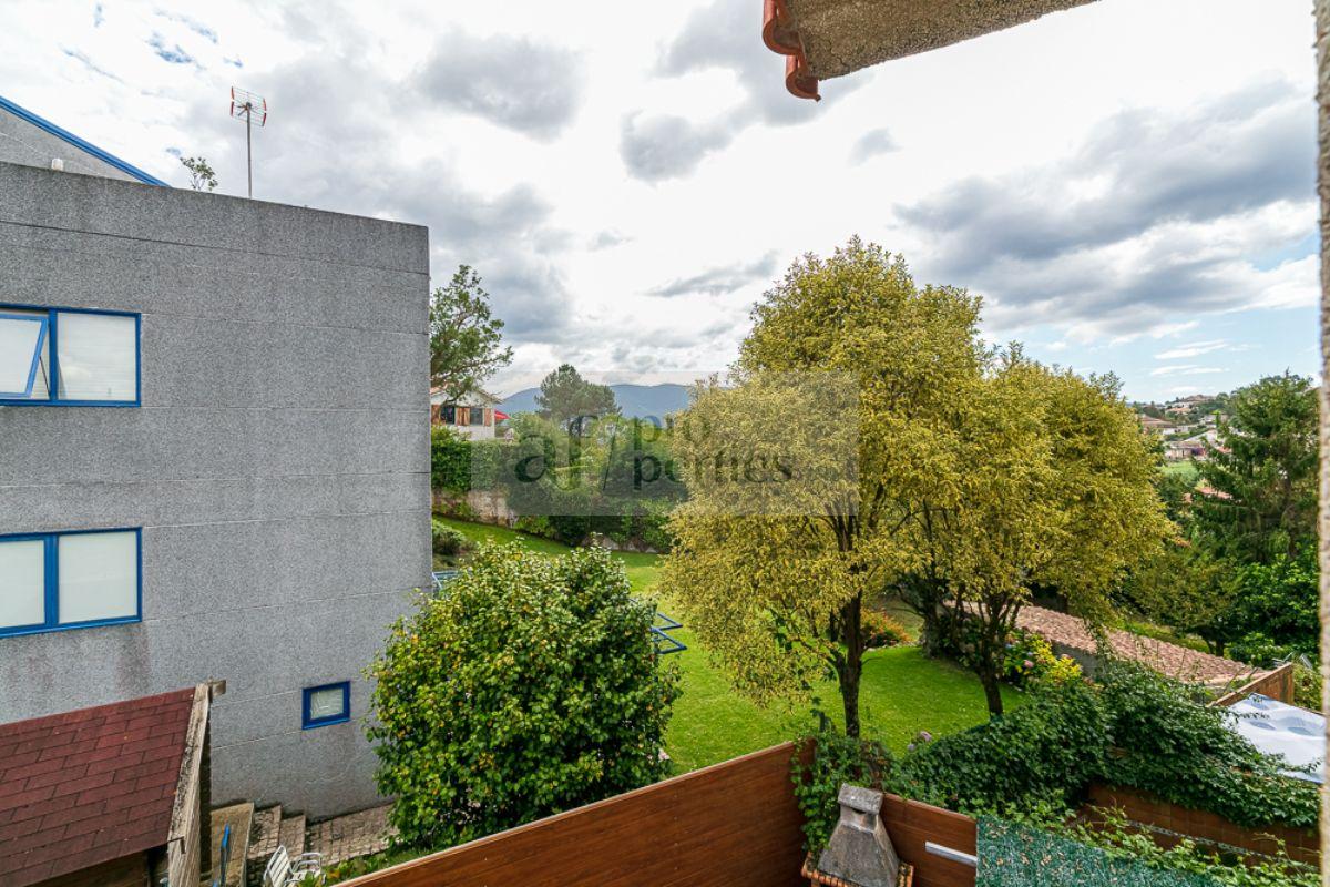 For sale of chalet in Nigrán