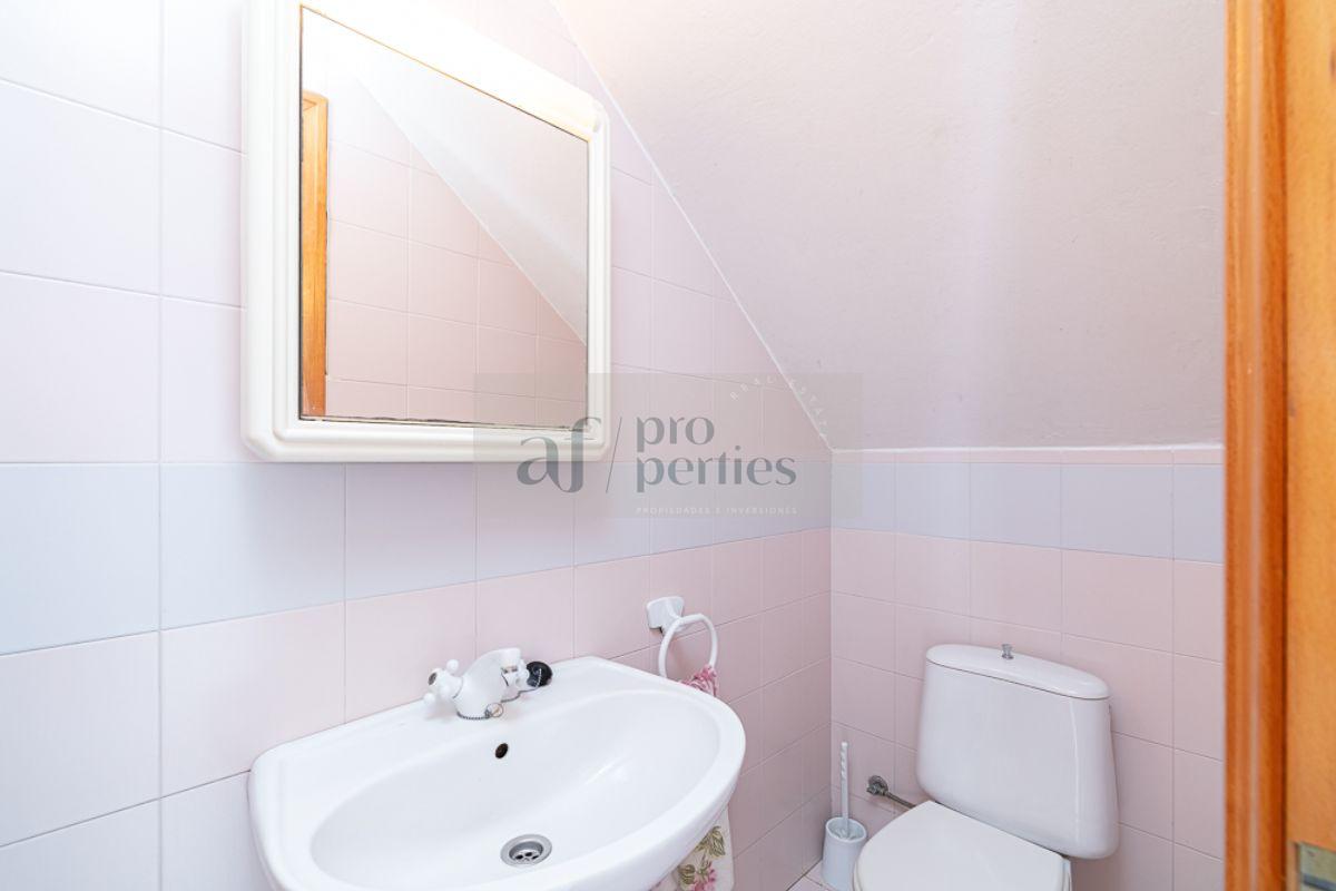 For sale of chalet in Nigrán