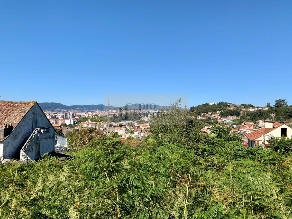 For sale of land in Vigo