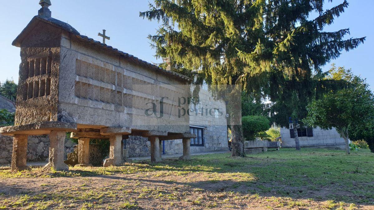 For sale of house in Nigrán