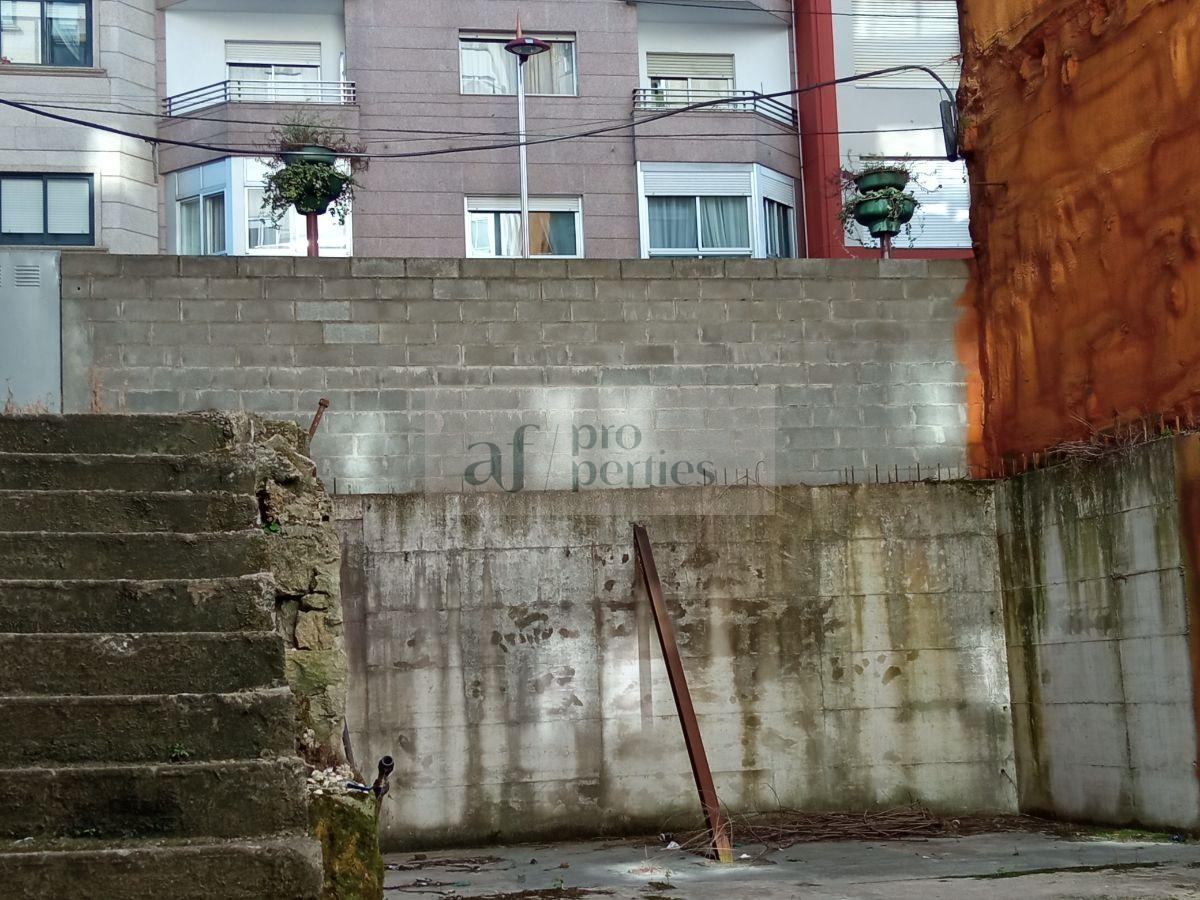 For sale of land in Vigo