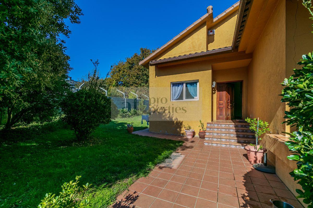 For sale of chalet in Nigrán