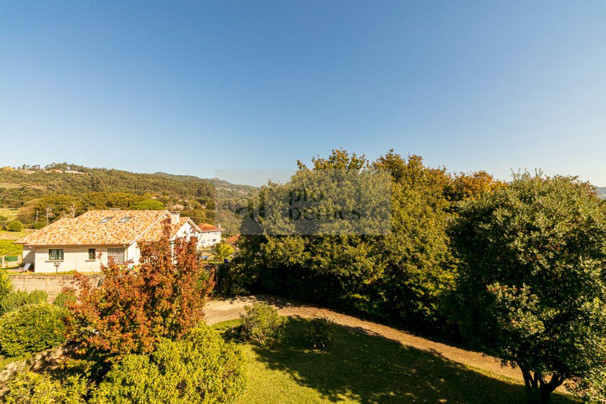 For sale of chalet in Nigrán