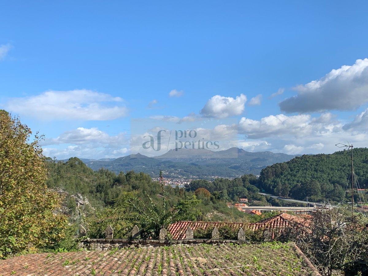 Venda de chão em Baiña