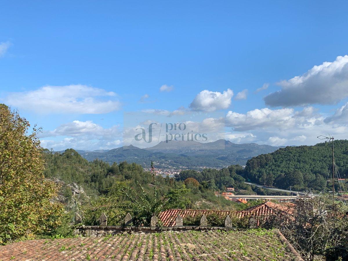 For sale of land in Baiña