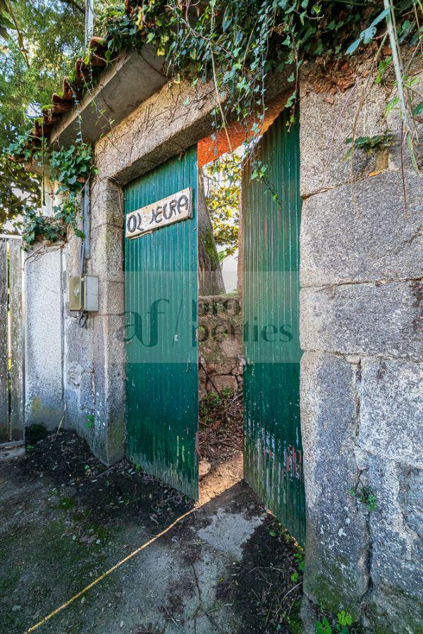 Venda de chão em Tui