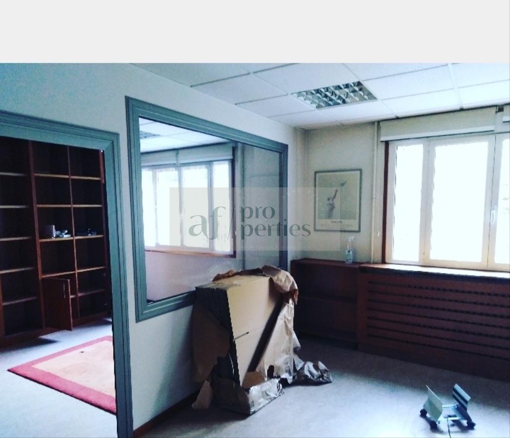 For sale of office in Vigo