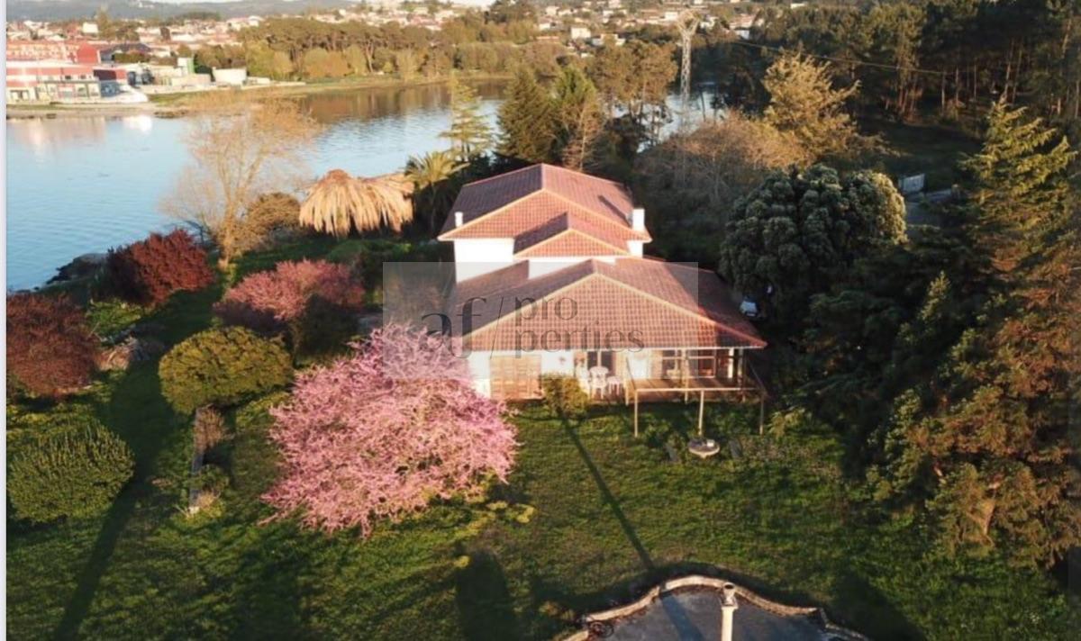 For sale of chalet in Vilagarcía de Arousa