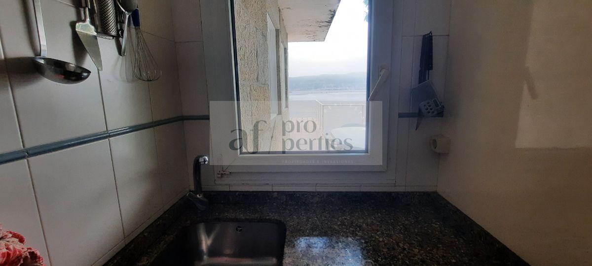 For sale of house in Combarro