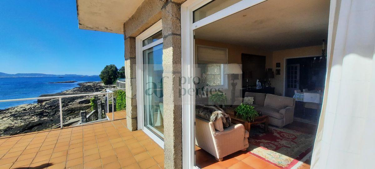 For sale of house in Combarro