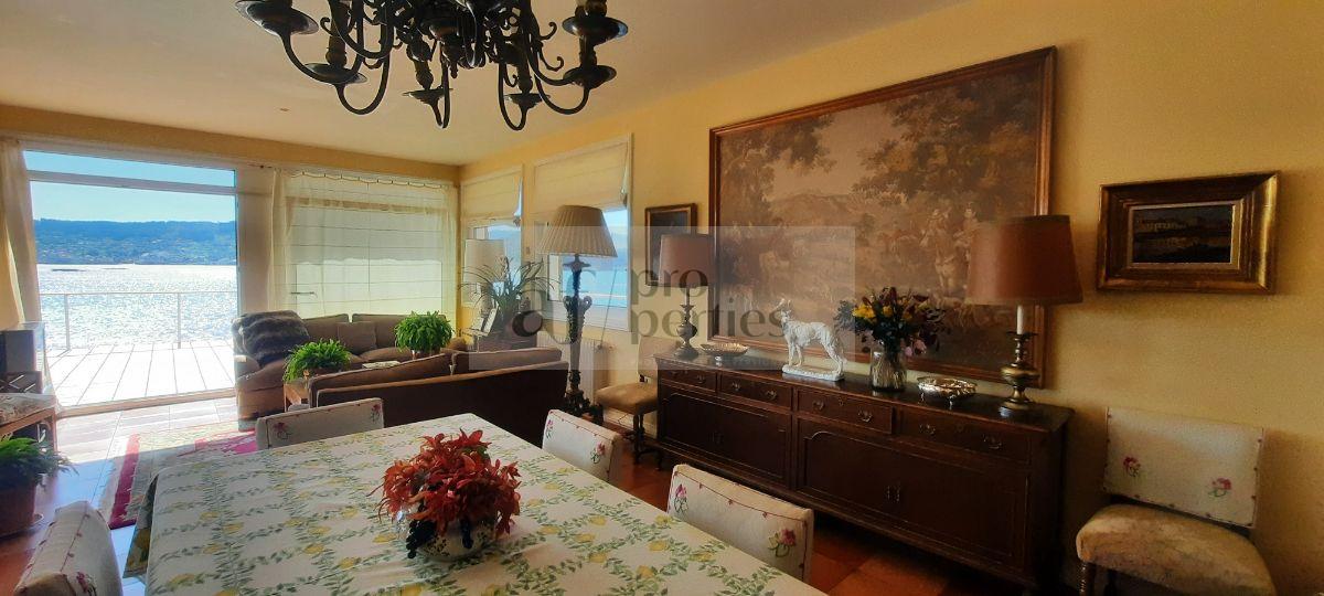 For sale of house in Combarro