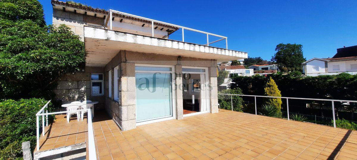 For sale of house in Combarro