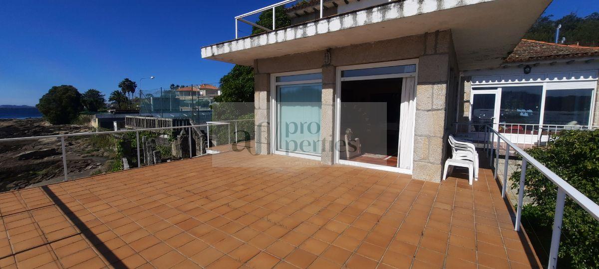 For sale of house in Combarro