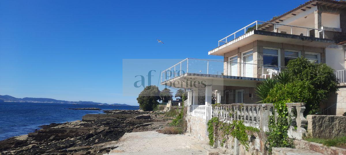 For sale of house in Combarro