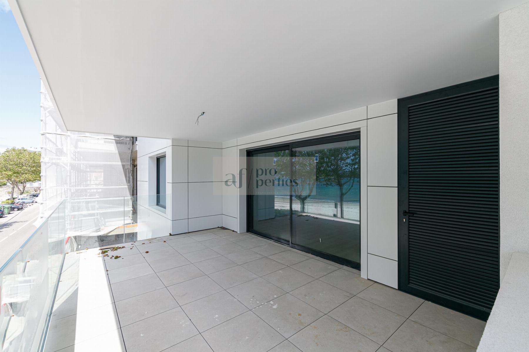 For sale of ground floor in Vigo