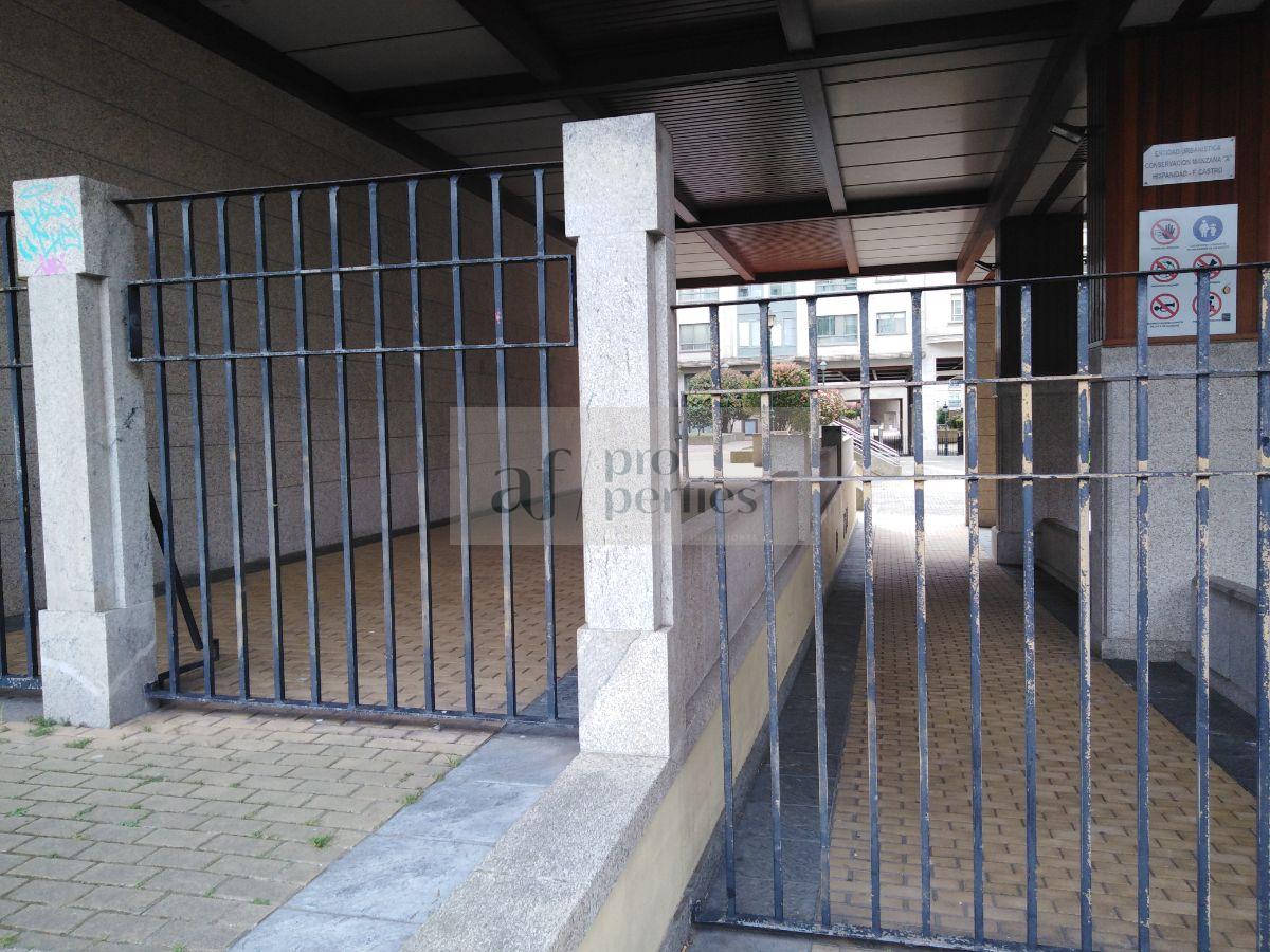 For sale of commercial in Vigo