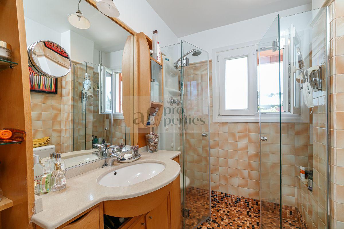 For sale of chalet in Nigrán