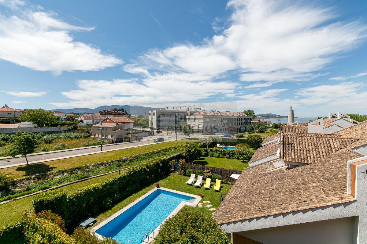 For sale of chalet in Nigrán