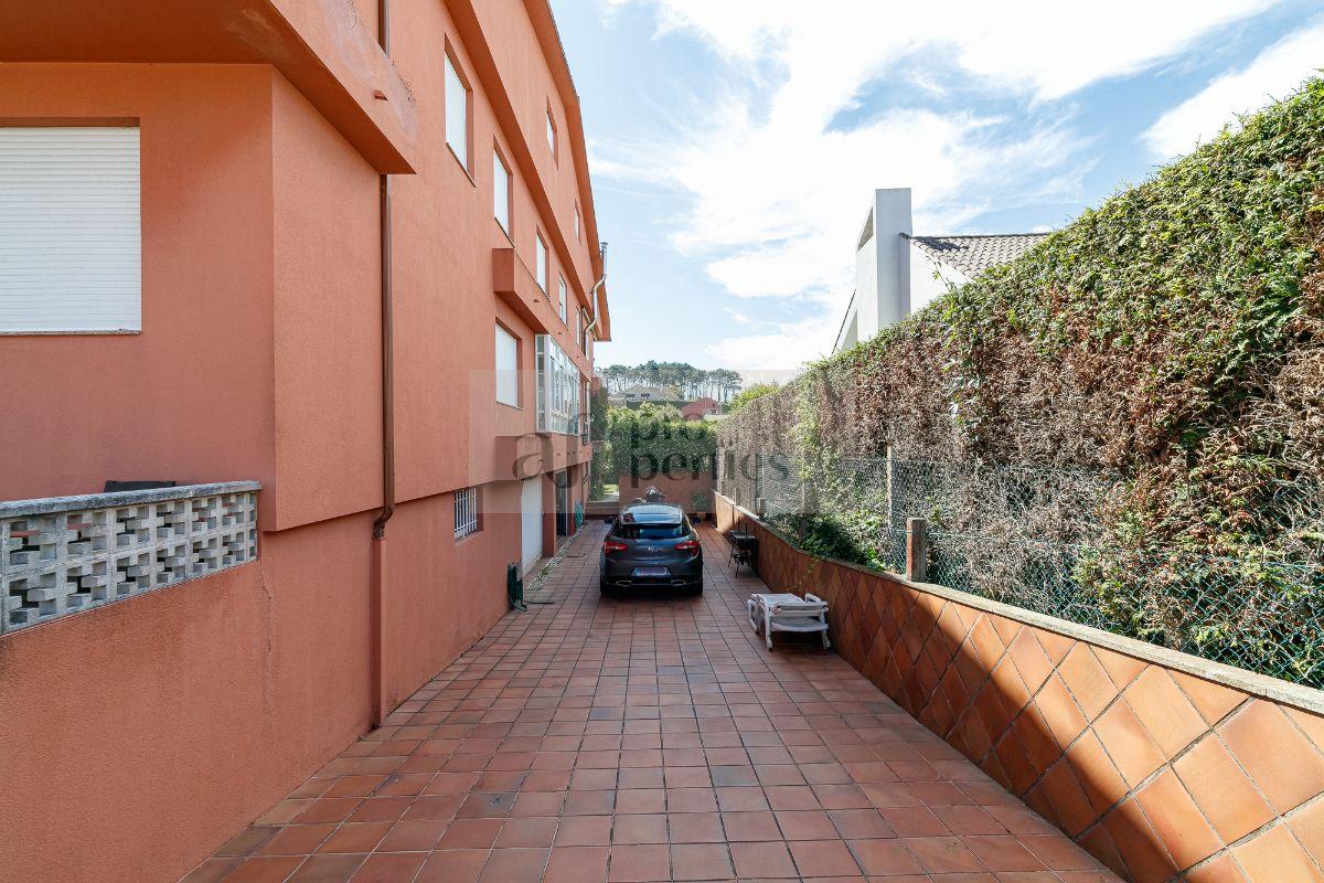 For sale of chalet in Nigrán