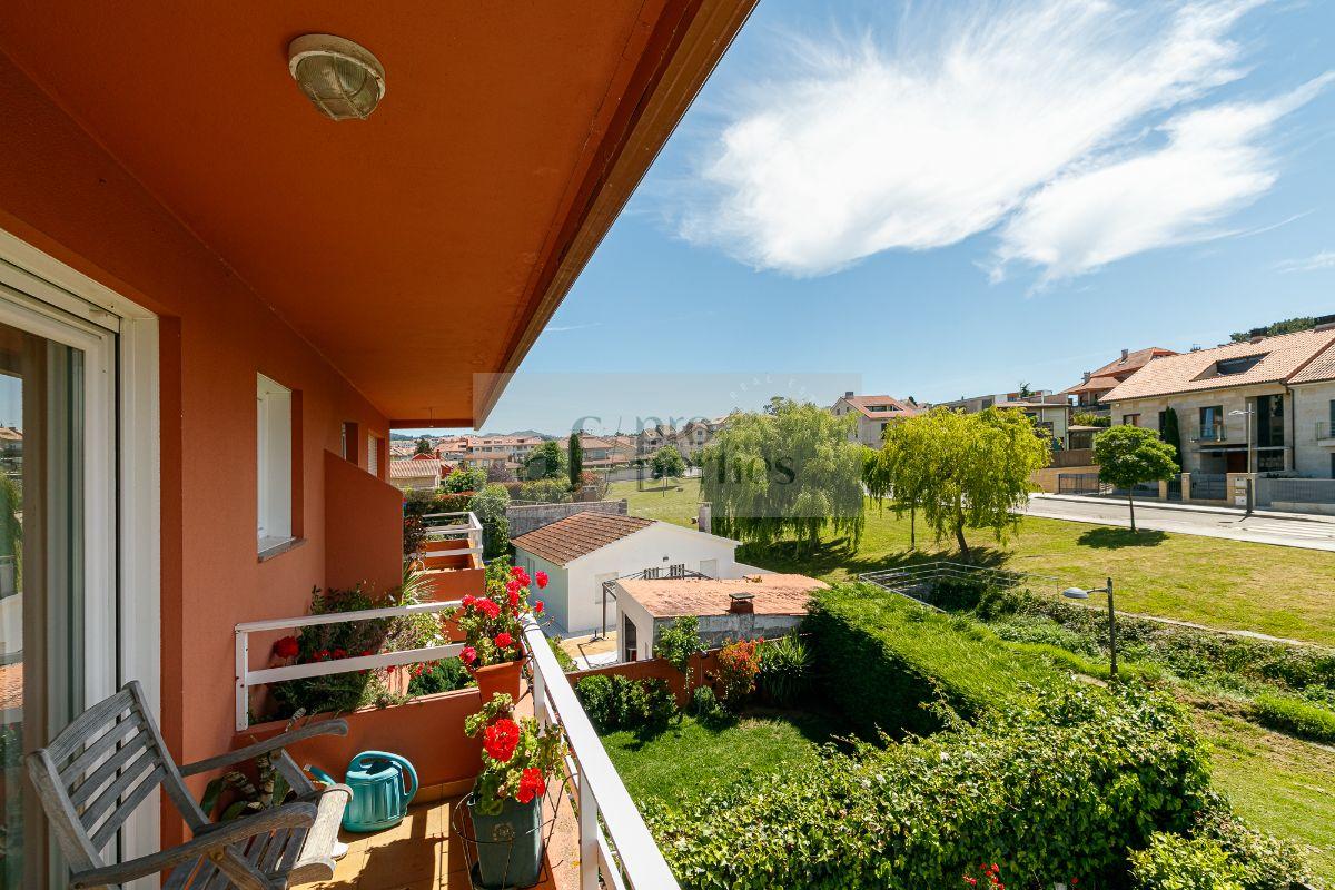 For sale of chalet in Nigrán