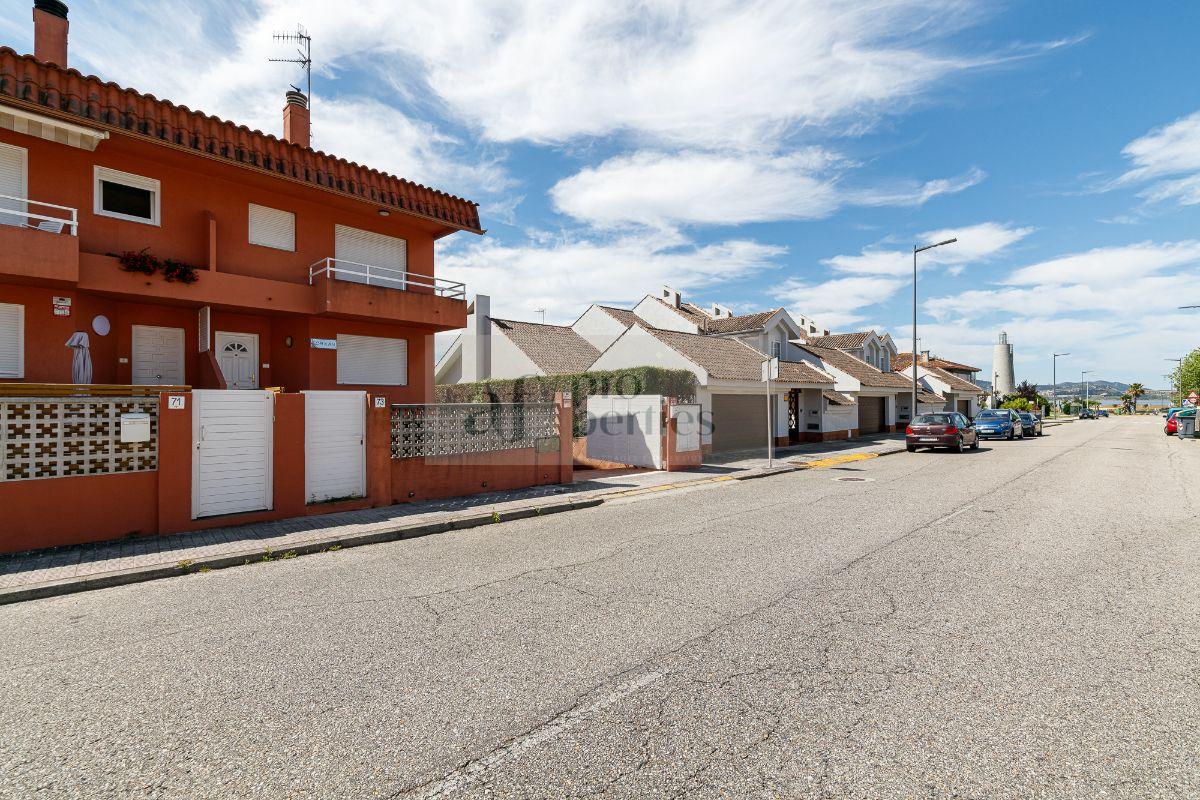 For sale of chalet in Nigrán