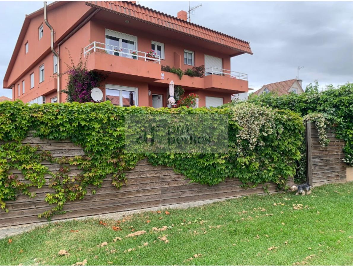 For sale of chalet in Nigrán