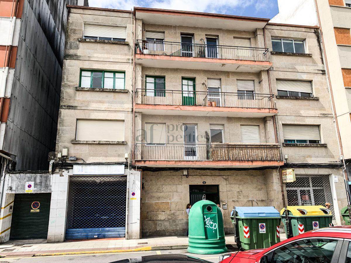 For sale of building in Pontevedra