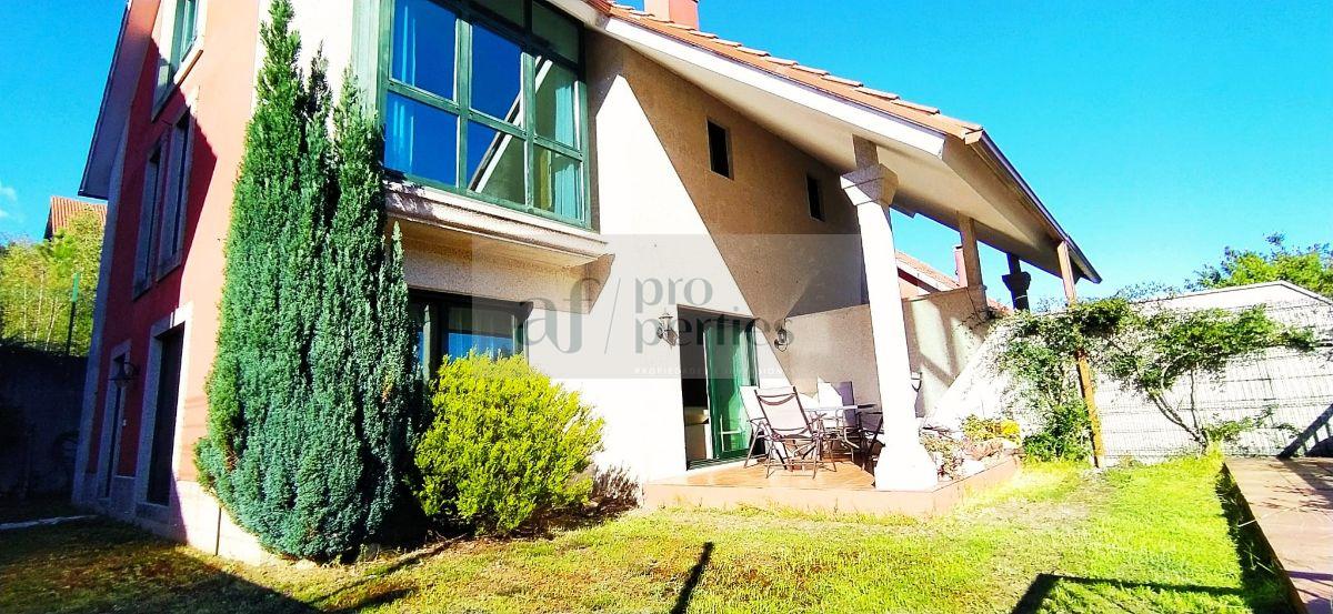 Venta de chalet en Domaio