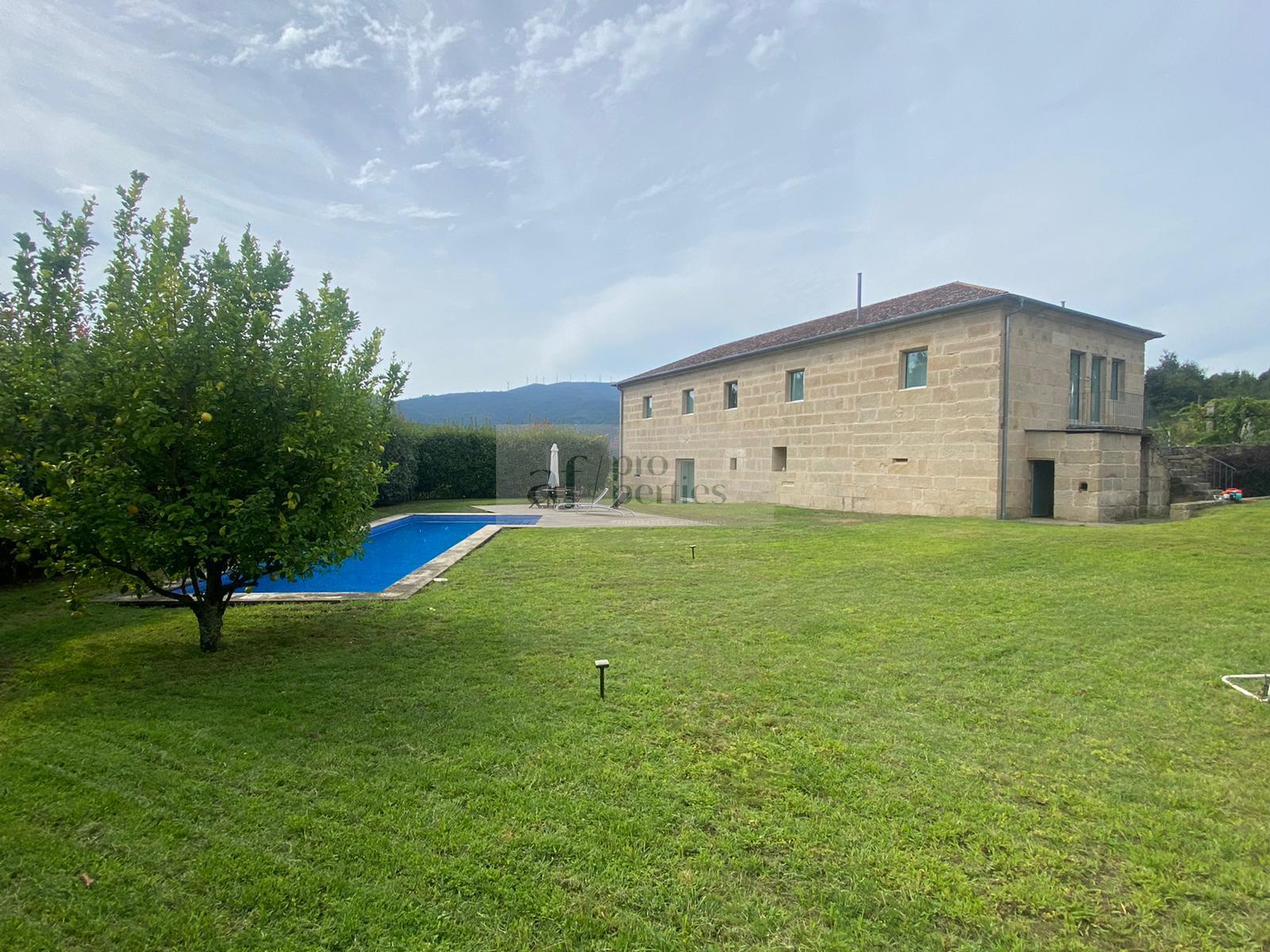 Vendita di chalet in Arbo