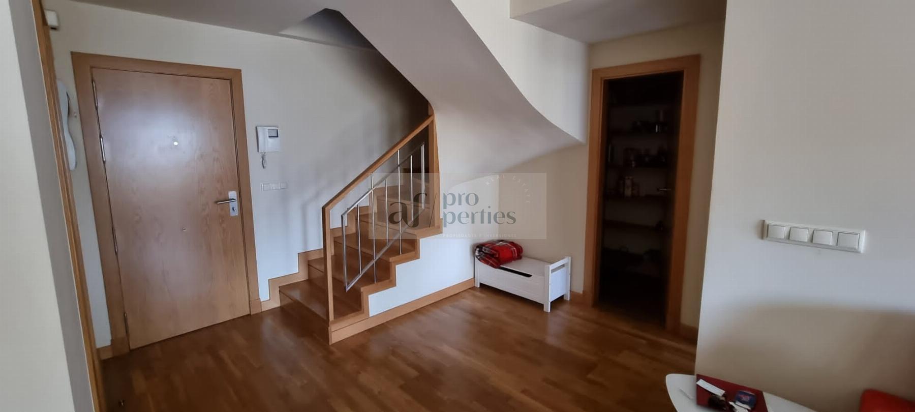 For sale of duplex in Sanxenxo